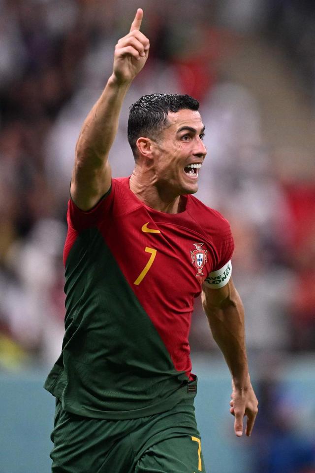 曼联比赛真的太有意思了，虽然这球很丑陋，但你就说进没进吧