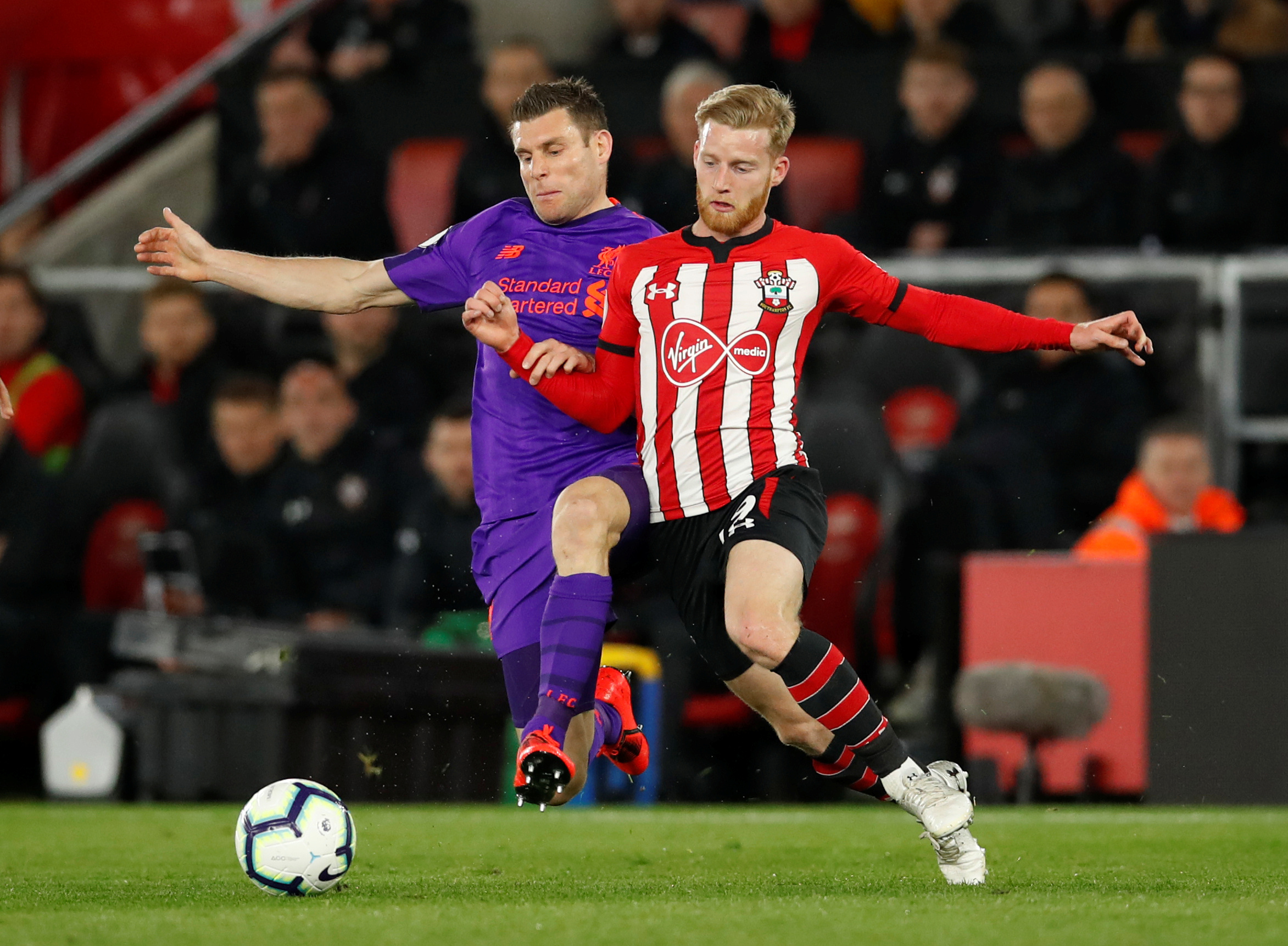 广东男篮在CBA俱乐部杯中以56-30大胜合肥狂风，发挥出色，攻防效率高，取得八强资格。