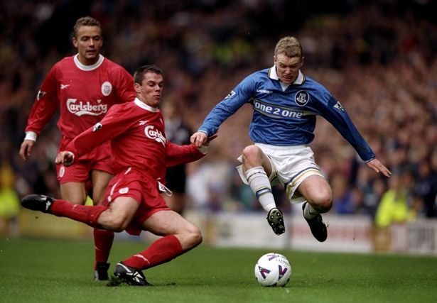 半场战报：尤文2-1卡利亚里，伊尔迪兹双响，弗拉霍维奇伤退