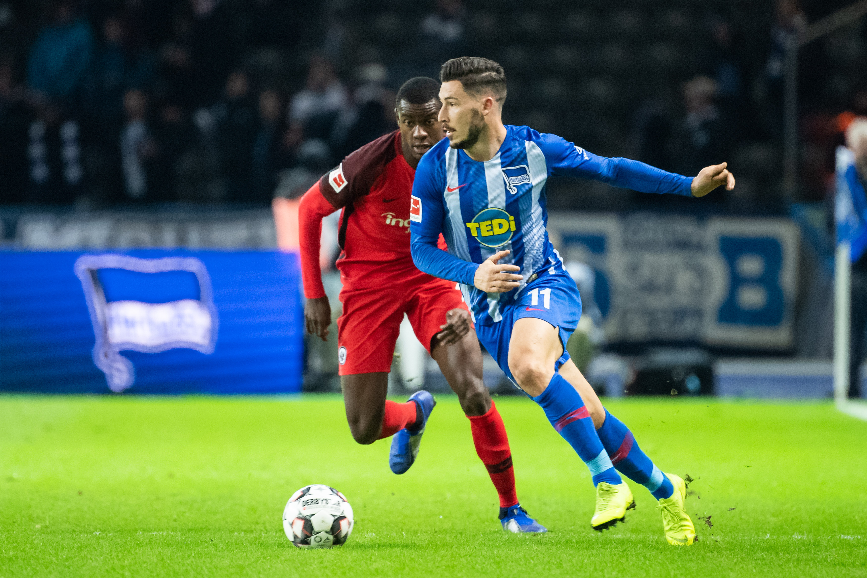 WTT总决赛：王楚钦／孙颖莎3-0林诗栋／蒯曼，收获两连胜