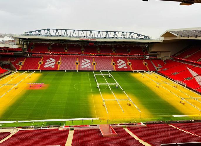 米兰主教练阿莱格里接受采访时表示：我期待冬季窗口的到来，我们会做合适的补强