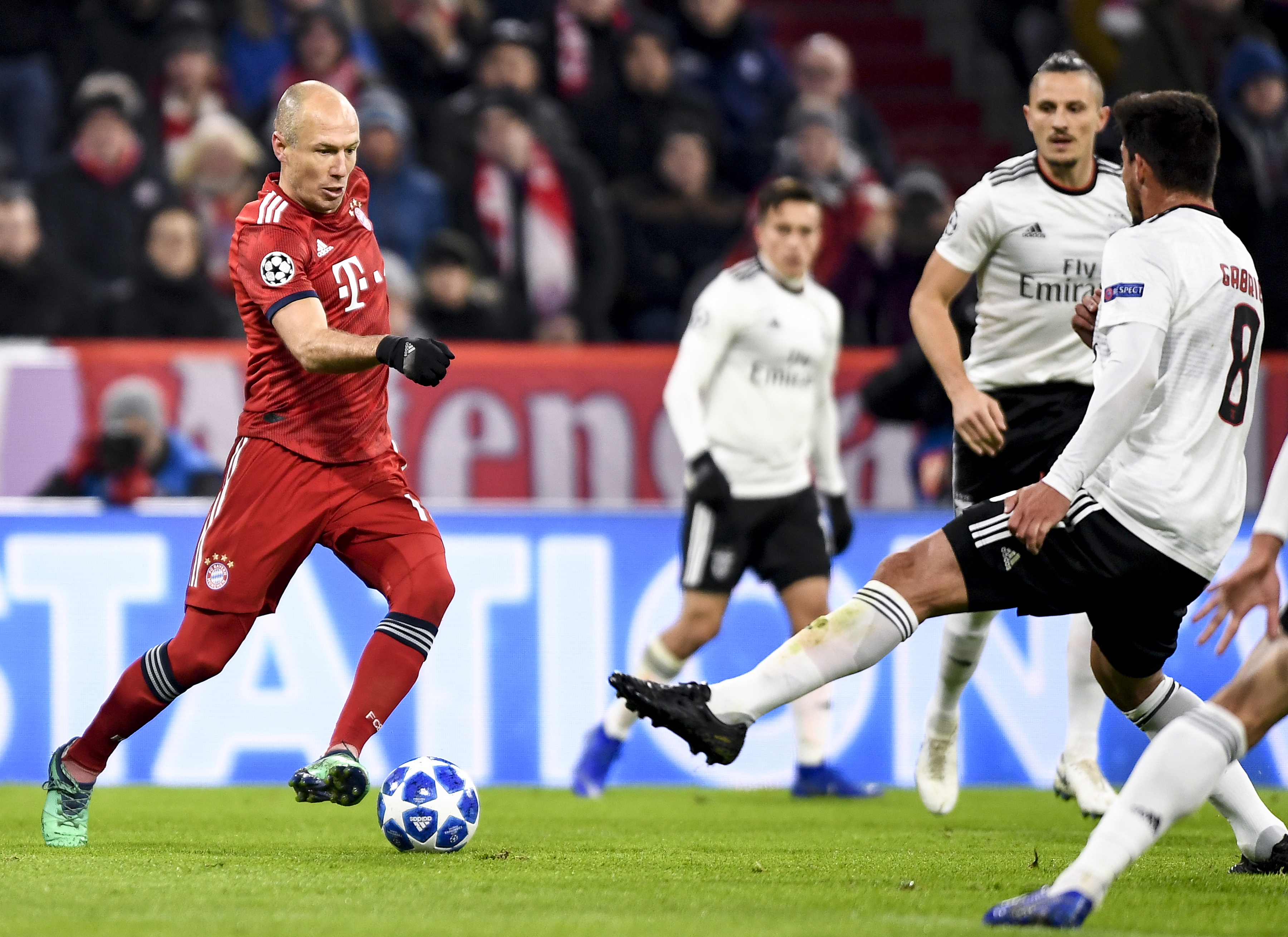 拉亚的逆袭：阿森纳新星如何挑战西班牙国家队门将格局