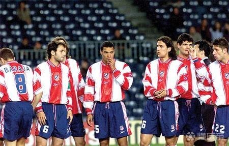 梦幻联动！齐达内晒与樊振东打乒乓球照片